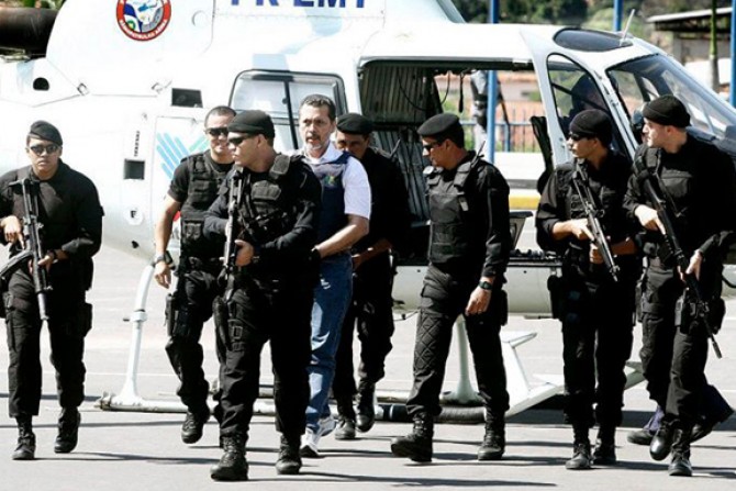 Em 2003, um ano após a morte de Sávio, ex-bicheiro é levado para depor em CPI no Senado