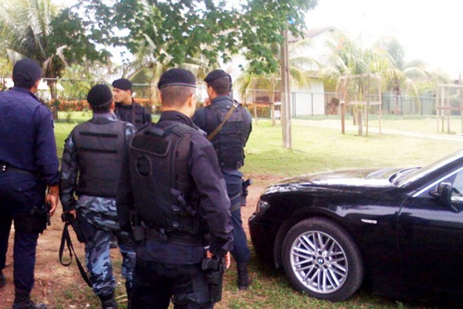 Uma equipe da PM esteve na chácara, mas não encontrou pistas dos assaltantes