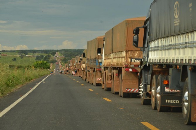 BRs 163 e 364 são principais vias para escoamento de grãos em Mato Grosso
