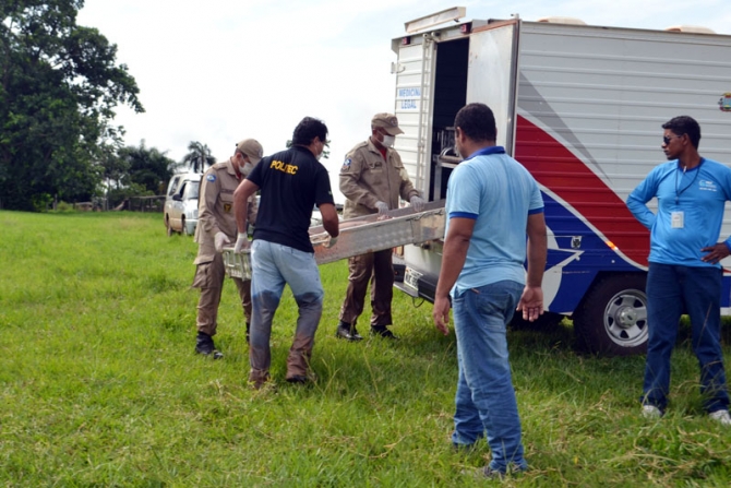 Corpo foi recolhido pelo Corpo de Bombeiros e levado para o IML