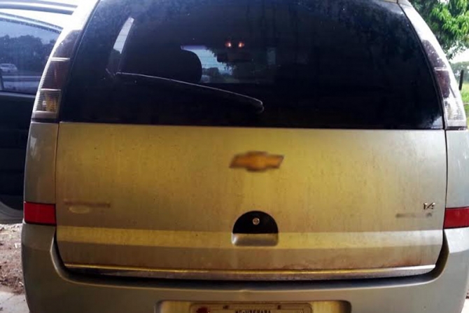 Droga estava escondida na lataria do veículo com placas de Uberaba (MG)