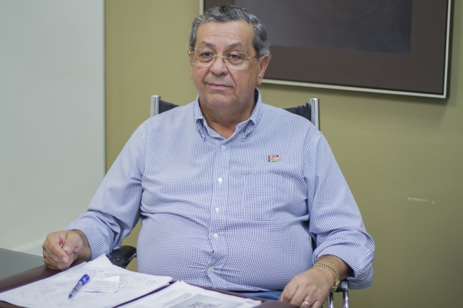 O senador Jaime Campos, acusado pelo MPF de ser inelegível