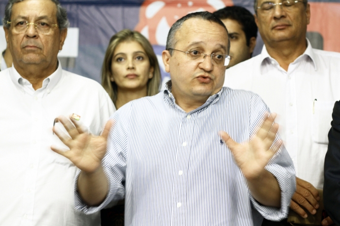 Senador prega mudanças no modelo atual de gestão, que ele considera "falido"