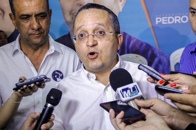 "Eu respeito as pesquisas, mas as nossas pesquisas não demonstram isso. As nossas pesquisas internas demonstram que eu estou em primeiro lugar na Baixada Cuiabana, em Rondonópolis, em Sinop, em Tangará da Serra, em Sorriso",