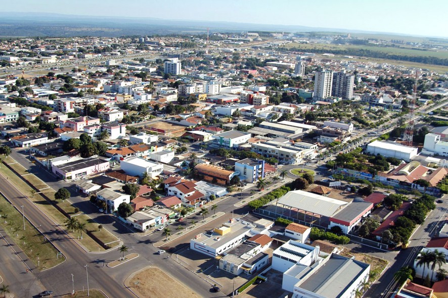 MidiaNews Cinco homens morreram esfaqueados em