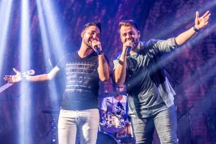 DENNER E DOUGLAS
