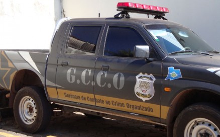 Policiais do GCCO encontraram maconha e pasta base na casa do traficante