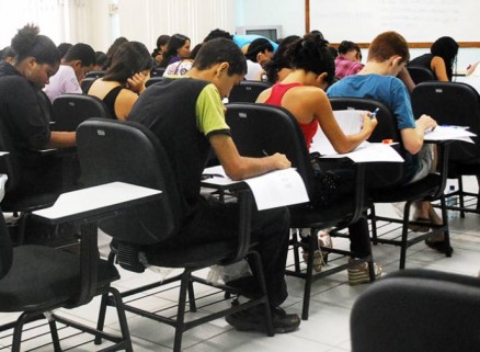 Os valores so referentes  matrcula no terceiro ano do antigo segundo grau