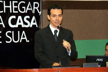 Vereador Ldio Cabral defende interveno do poder pblico em problemas sociais e condena terceirizao de servios