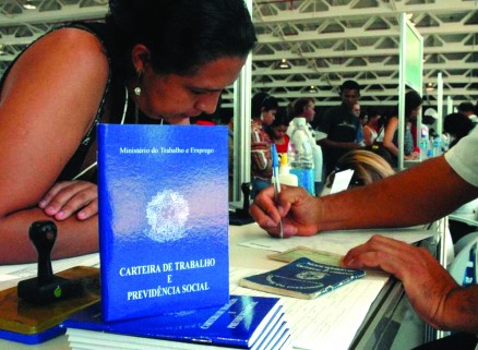 O setor de servios foi o que mais contribuiu para o resultado, com 1.402 postos de trabalho