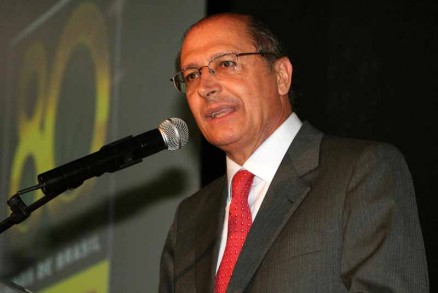 Geraldo Alckmin negocia entrada de Serra nas prvias em SP