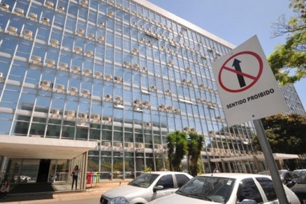 Em nota divulgada  imprensa, o Ministrio do Turismo declarou que vai acompanhar as investigaes 