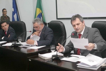 Da dir. p/ esq., Dilmar, Percival e Srgio: relatrio aponta muitas irregularidades nas obras