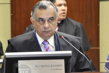 Humberto Bosaipo ter que restituir valores de quatro fontes de renda mensal
