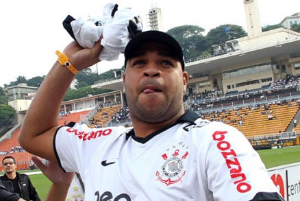Clube anuncia oficialmente desligamento atravs de nota no site oficial