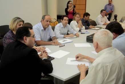 Cpula da Prefeitura acerta detalhes para a concesso da Sanecap com diretores da CAB Ambiental