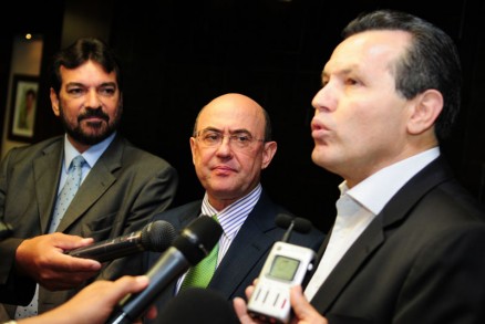 Silval, Riva e Daltro: governador discute com cpula do PSD troca de cargos no Paiagus