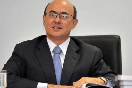 Deputado Jos Riva, autor de lei estadual que probe o cheque cauo