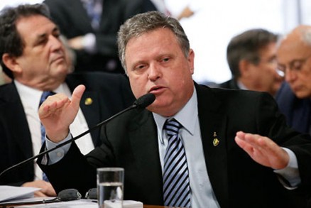 Blairo Maggi diz que PR agiu no calor da emoo ao anunciar oposio a Dilma