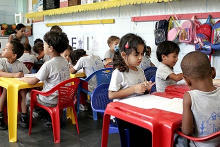 Nos ltimos dez anos, a taxa de atendimento das crianas de 4 e 5 anos na escola cresceu 55,8%