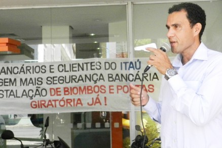 Arilson Silval, do Sindicato dos Bancrios: bancos priorizam o lucro e desprezam a  vida
