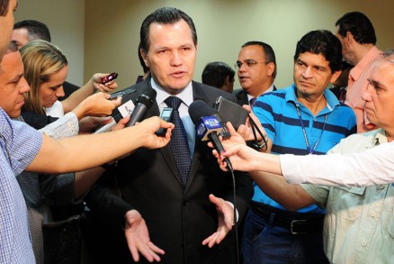Governador Silval Barbosa concedendo entrevista