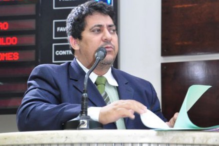 Prefeito Ananias Filho, que anulou contrato de Ptio no montante de R$ 17 milhes