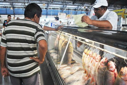 No Mercado do Porto, o estoque previsto garante o abastecimento; venda deve crescer nesta Sexta-Feira da Paixo