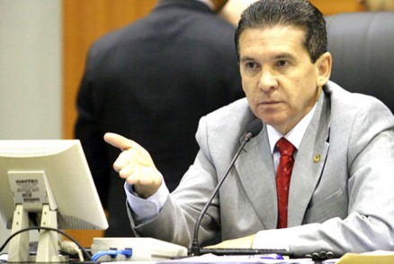 O deputado Srgio Ricardo, que deve anunciar hoje sua deciso de ir para o TCE