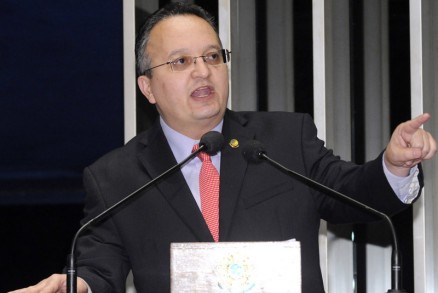 O senador Pedro Taques, desafeto pblico de Eder Moraes: "J vai tarde"