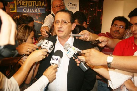 Prefeito Chico Galindo, que tem sido pressionado pela cpula do PTB para disputar a reeleio