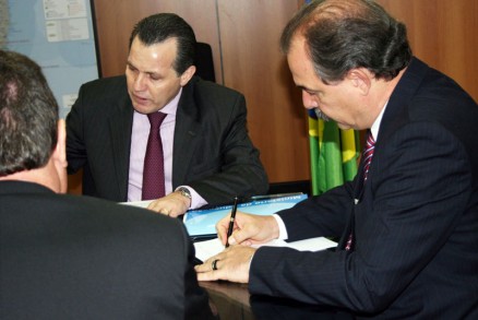 Governador Silval Barbosa e o ministro Alozio Mercadante, durante audincia no MEC