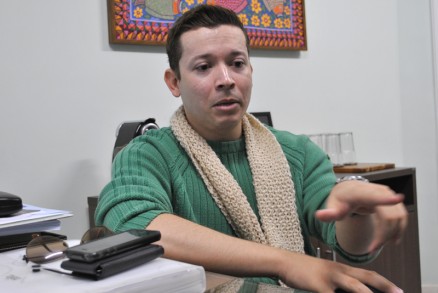 Funcionrio pblico diz que foi tratado como se estivesse passando a perna no supermercado