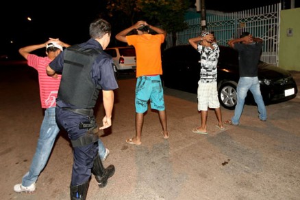 Briga entre gangues, na periferia de Cuiab, j resultou em vrias mortes, segundo a Polcia