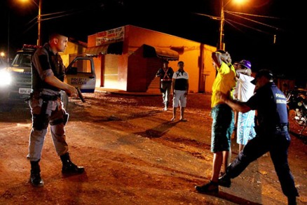 A PM registrou a ocorrncia durante a madrugada, mas no conseguiu pistas dos traficantes