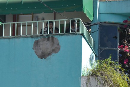 Atiradores de Elite do Bope posicionados em frente ao local da ocorrncia