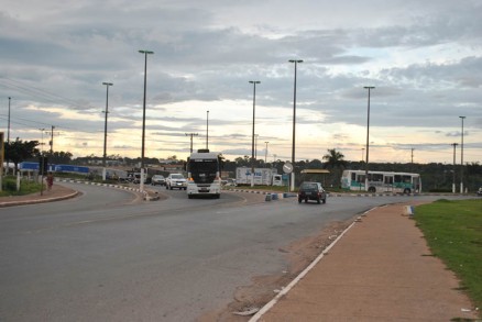 Trecho da Avenida Arquimedes Pereira Lima, a Estrada do Moinho, que ser duplicada
