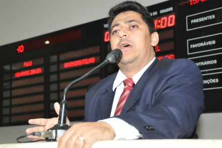 Ananias Filho venceu a eleio indireta e comanda a Prefeitura at o fim do ano