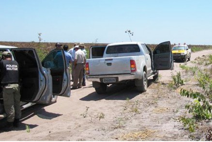 As polcias Civil e Militar de Canabrava do Norte investigam a morte de agrilcutor no Araguaia