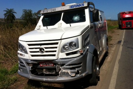 O carrro-forte da Brinks levavam dinheiro para agncias bancrias do Norte de MT
