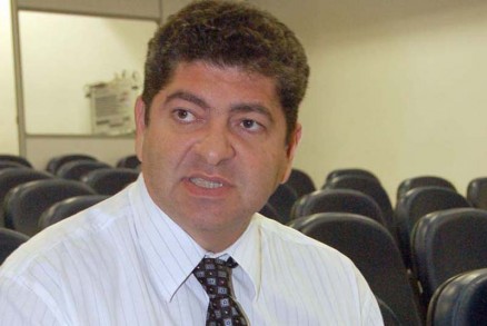 Deputado deve disputar a Prefeitura quase sem apoiadores, mas diz que no desiste