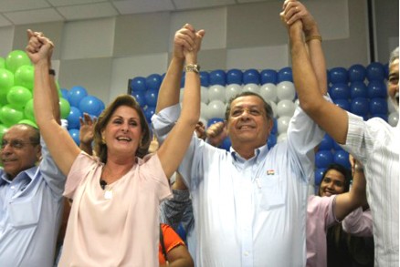 Lucimar faz campanha com o marido Jayme Campos a tiracolo