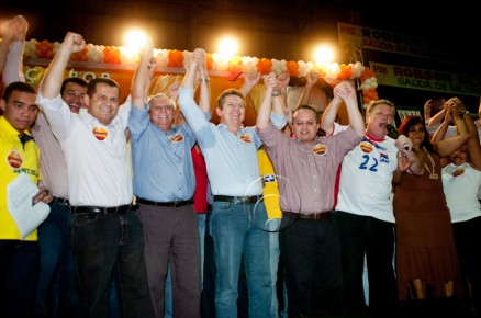 Pedro Taques e Blairo Maggi, na conveno que homologou a candidatura de Mauro Mendes