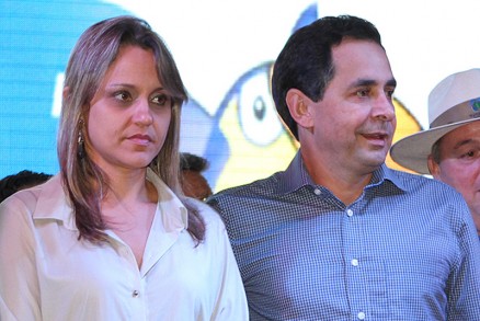 Dilceu Dal Bosco e Renata Leito disputam contra o atual prefeito, Juarez Costa