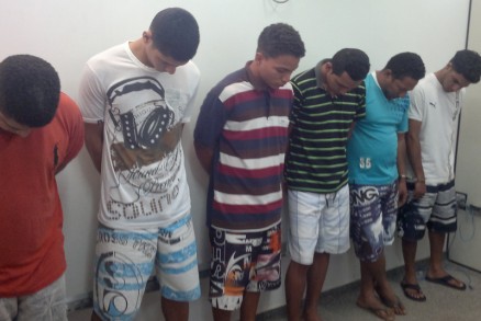 Os seis bandidos, que so "especializados" em assaltos e empresas e residncias