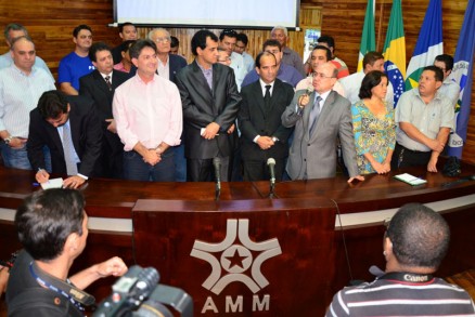 O deputado estadual Jos� Riva � o princial cabo eleitoral dos candidatos do PSD