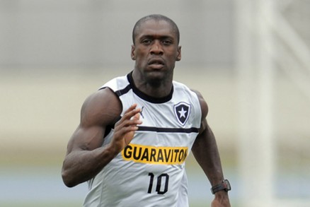 Seedorf recebeu elogios da comisso tcnica por causa da sua condio fsica