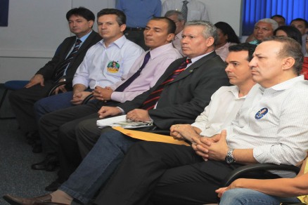 Brito, Mendes, Mauro, Grassi, Ldio e Celestino, no Crea-MT: discusso pela sustentabilidade