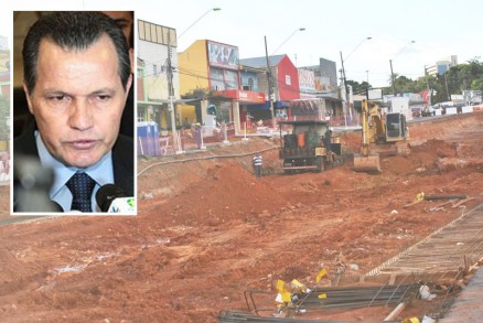 Silval lembra que o "grosso" das obras da Copa do Mundo ainda esto por comear