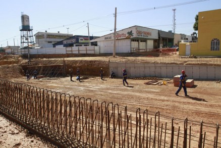 Construo da Trincheira do Verdo demanda interdio total das pistas da Avenida Miguel Sutil